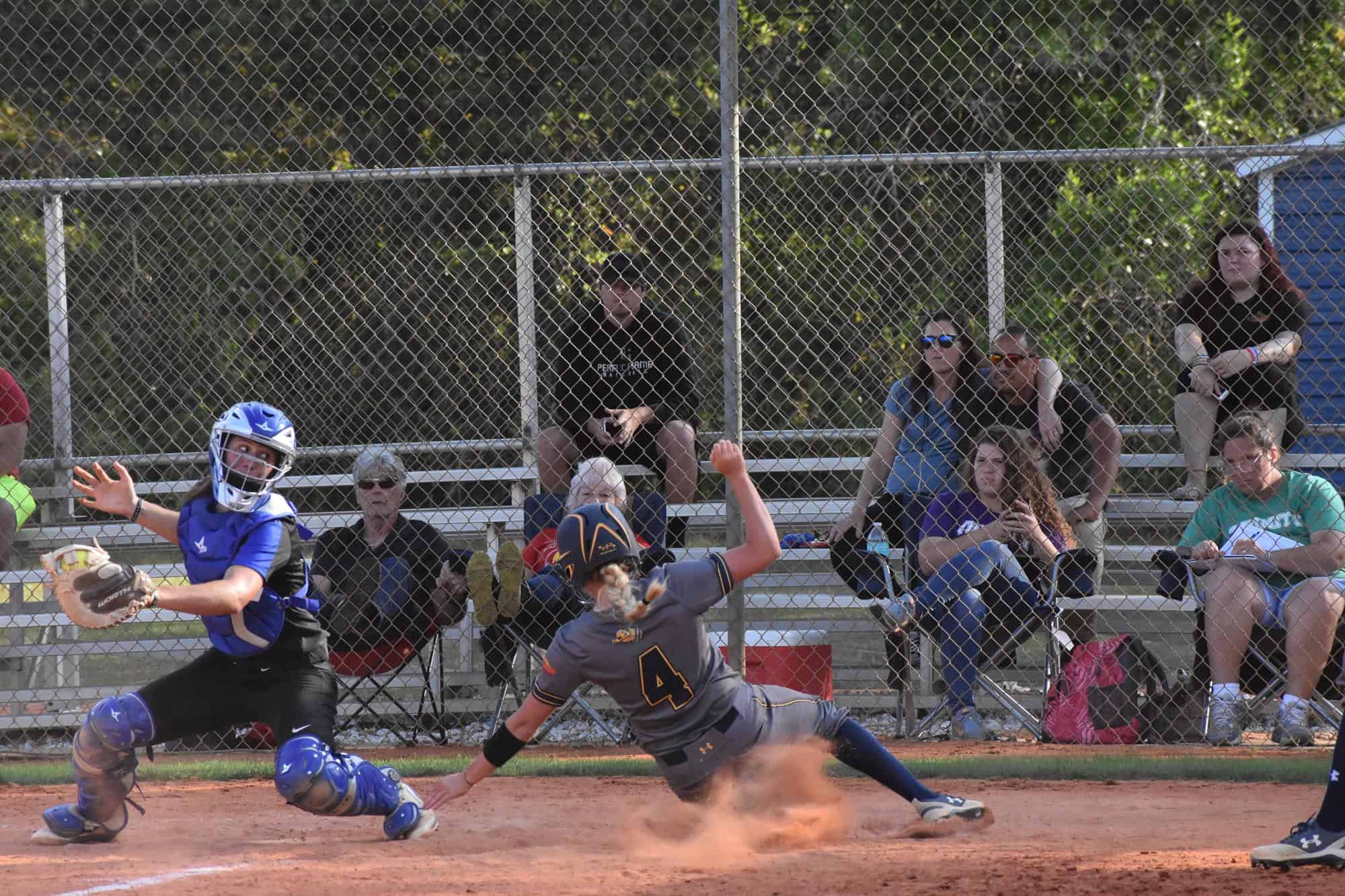 Softball (3) Warner University